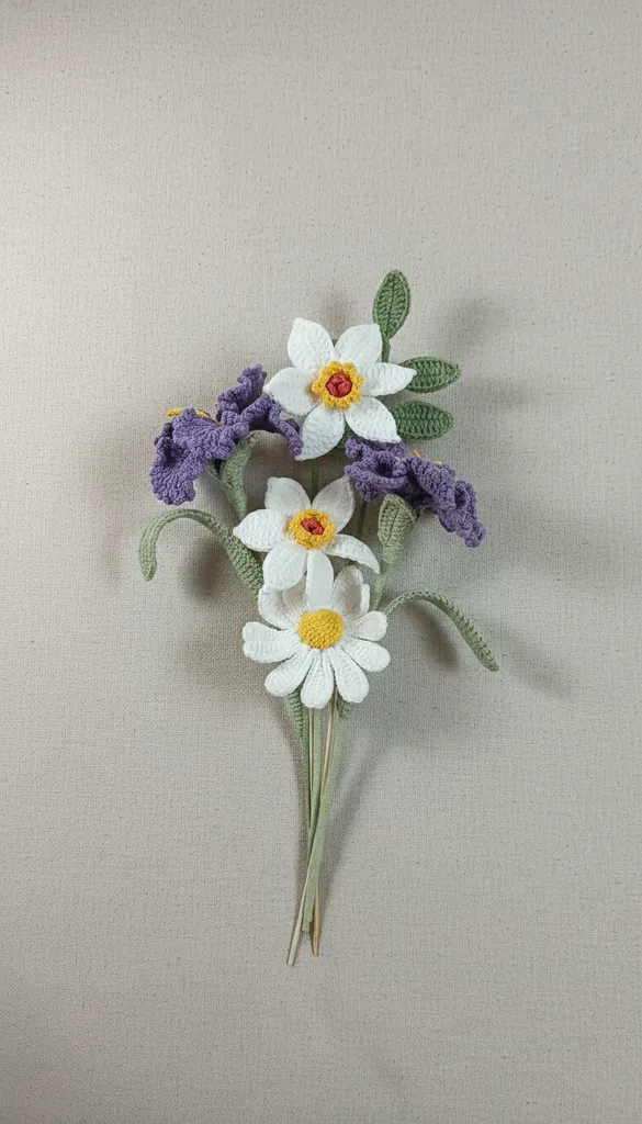 Örme Nergis ve Ayçiçeği Aranjmanı - El Emeği Dekoratif Buket