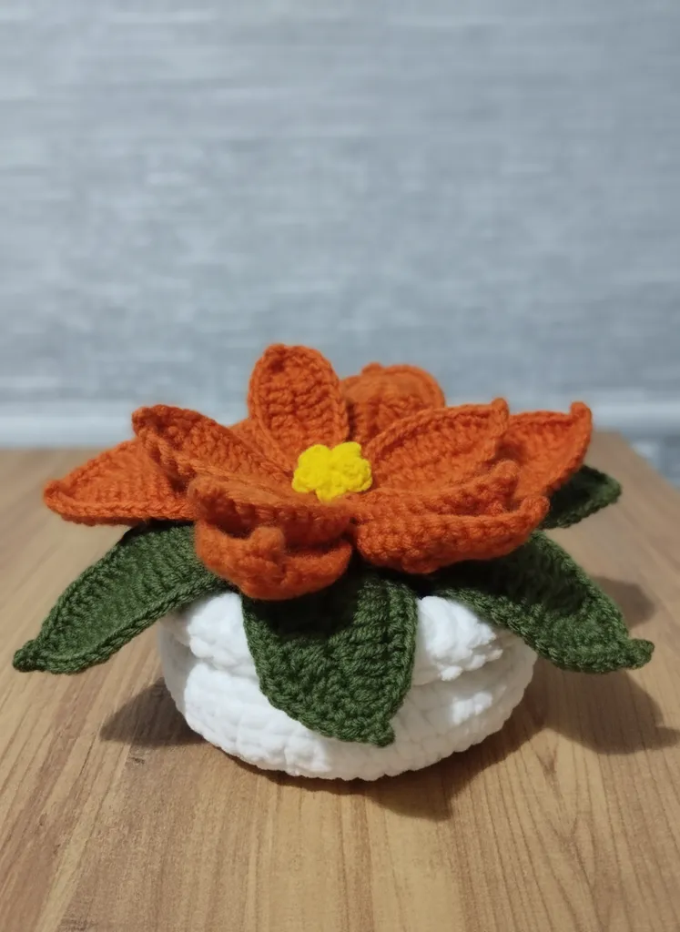 Turuncu Örgü Saksıda Çiçek - Kadife ve Akrilik İp ile El Emeği