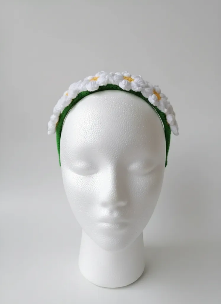 Beyaz Papatya Çiçekli Örgü Taç - Bahar Esintili Saç Aksesuarı