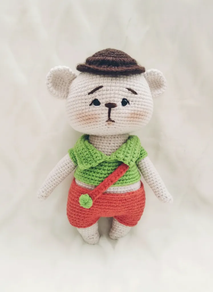 Örgü Ayıcık Boris - Yeşil Tişörtlü ve Kahverengi Şapkalı