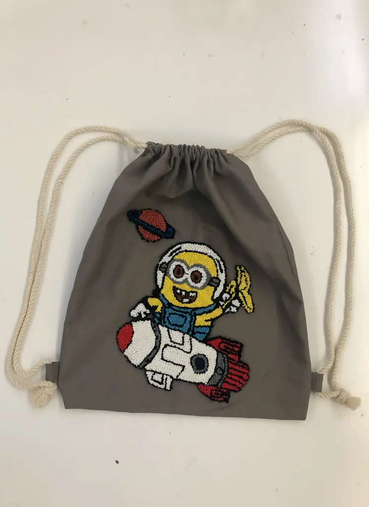 Gri Minions Uzay Macerası Punch İşlemeli Çocuk Sırt Çantası