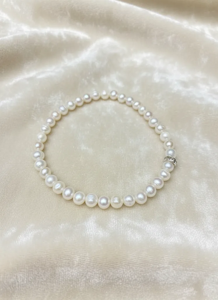 Beyaz İnci Boncuklu Bileklik - Doğal Taş ve Gümüş Detaylı