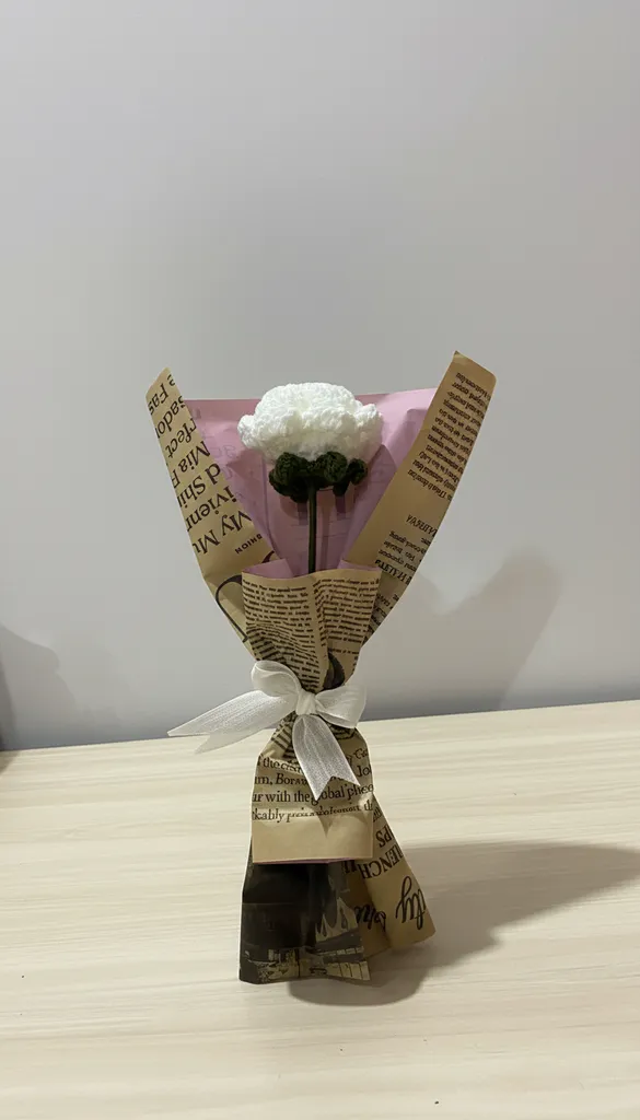 Beyaz Pamuk İpliği ile Tığ İşi Tekli Çiçek Buketi - El Emeği