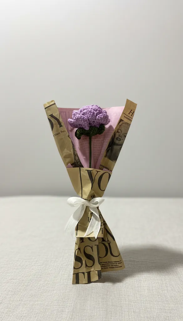 Lila Örgü Gül Buketi - Gazete Kağıdı Ambalajlı - El Emeği