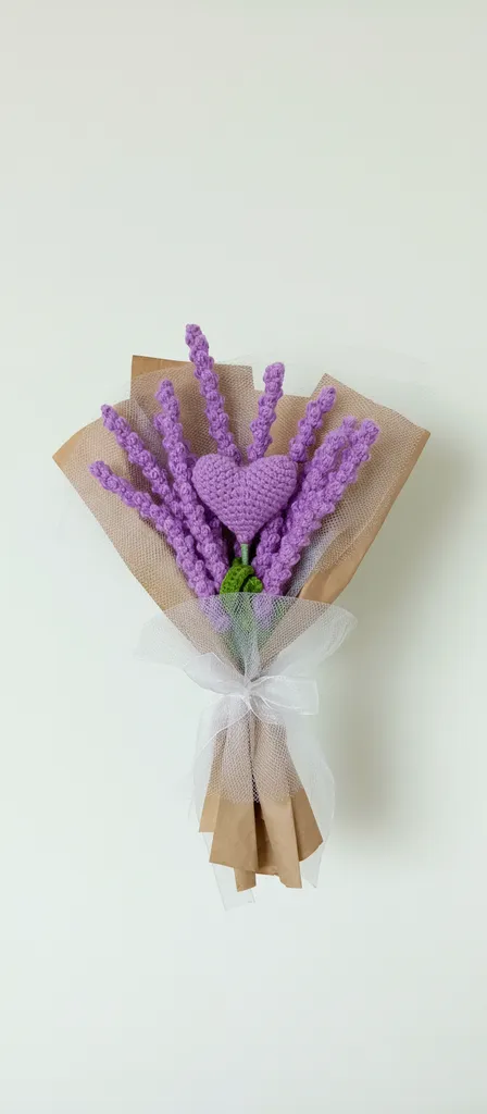 Örme Lavanta Çiçek Buketi - Kalpli Dekoratif El Yapımı Hediyelik