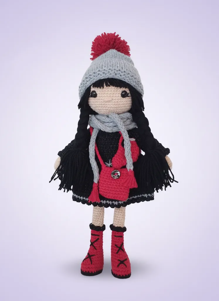 Amigurumi Oyuncak Bebek - Kırmızı Botlu, Gri Şapkalı, 27 cm