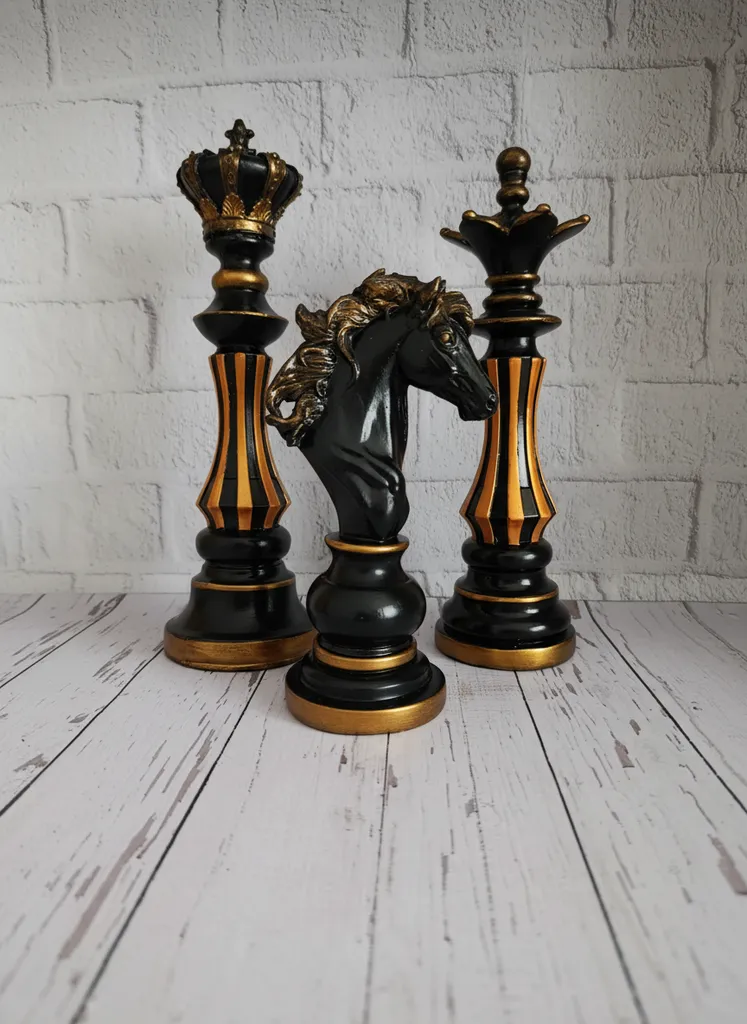 Dekoratif Siyah ve Gold Renkli Satranç Takımı Taşları - El Emeği