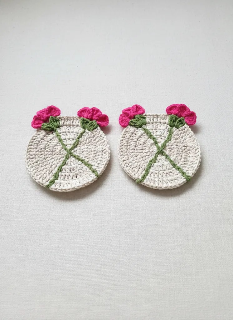 Örgü Bardak Altlığı 2'li Set - Çiçek Motifli Kahve Sunumları