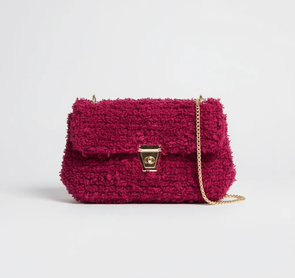 Fuşya Tüylü Omuz Çantası - Zincir Askılı ve El Örgüsü Detaylı