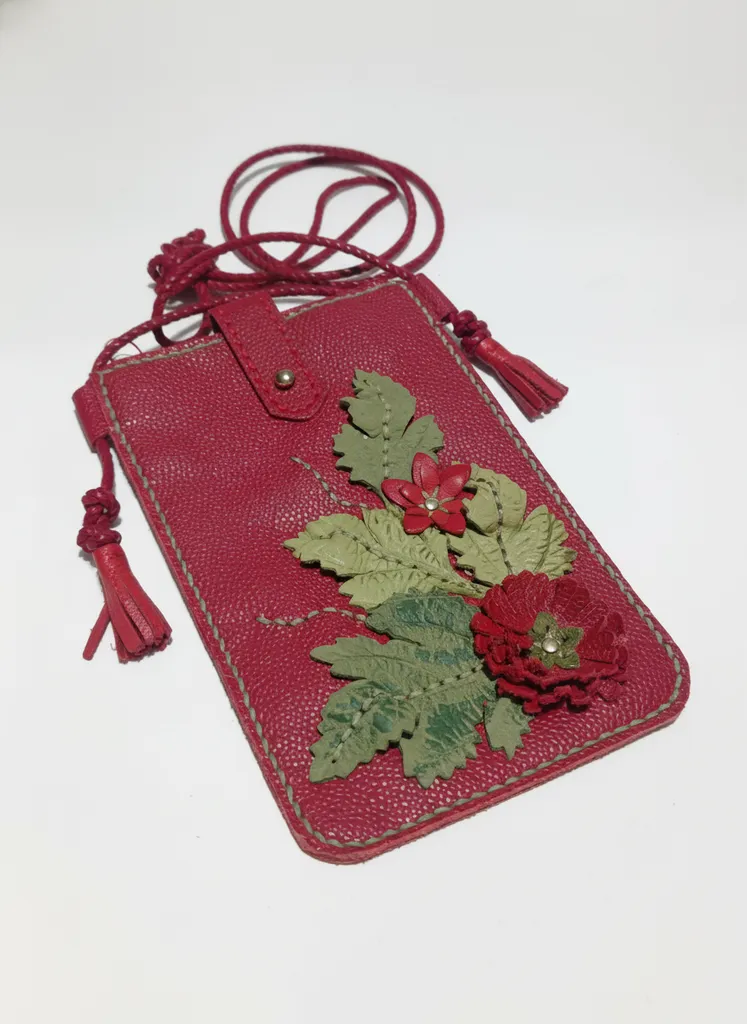 Kırmızı Hakiki Deri Telefon Çantası - Çiçek ve Yaprak Detaylı