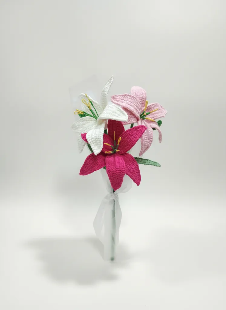 Renkli Lilyum Çiçek Buketi - El Örgüsü Dekoratif Ev Hediyesi