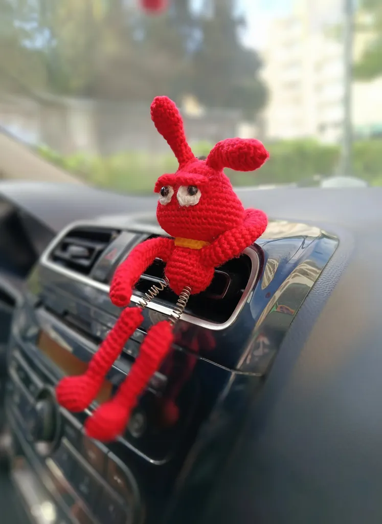 Kırmızı Örgü Tavşan ve Ayıcık Araba İçi Dekoratif Süs ve Kokusu