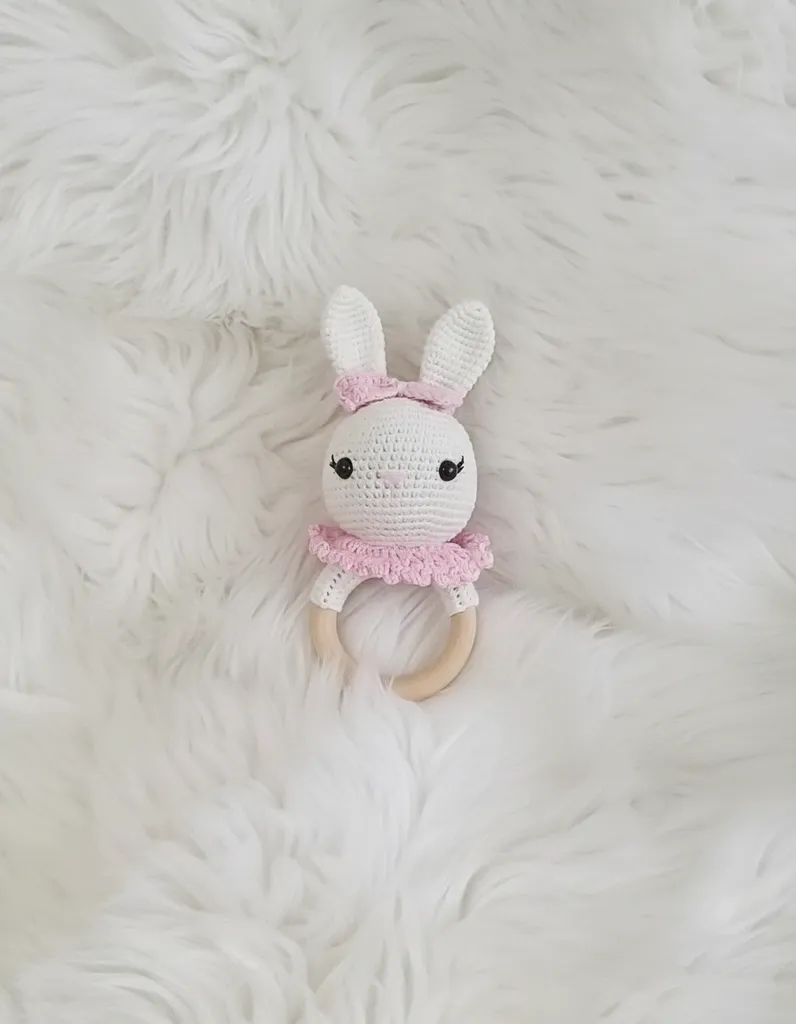 Pembe Tavşan Oyuncak Seti (3'lü) - Çıngırak ve Emzik Askısı