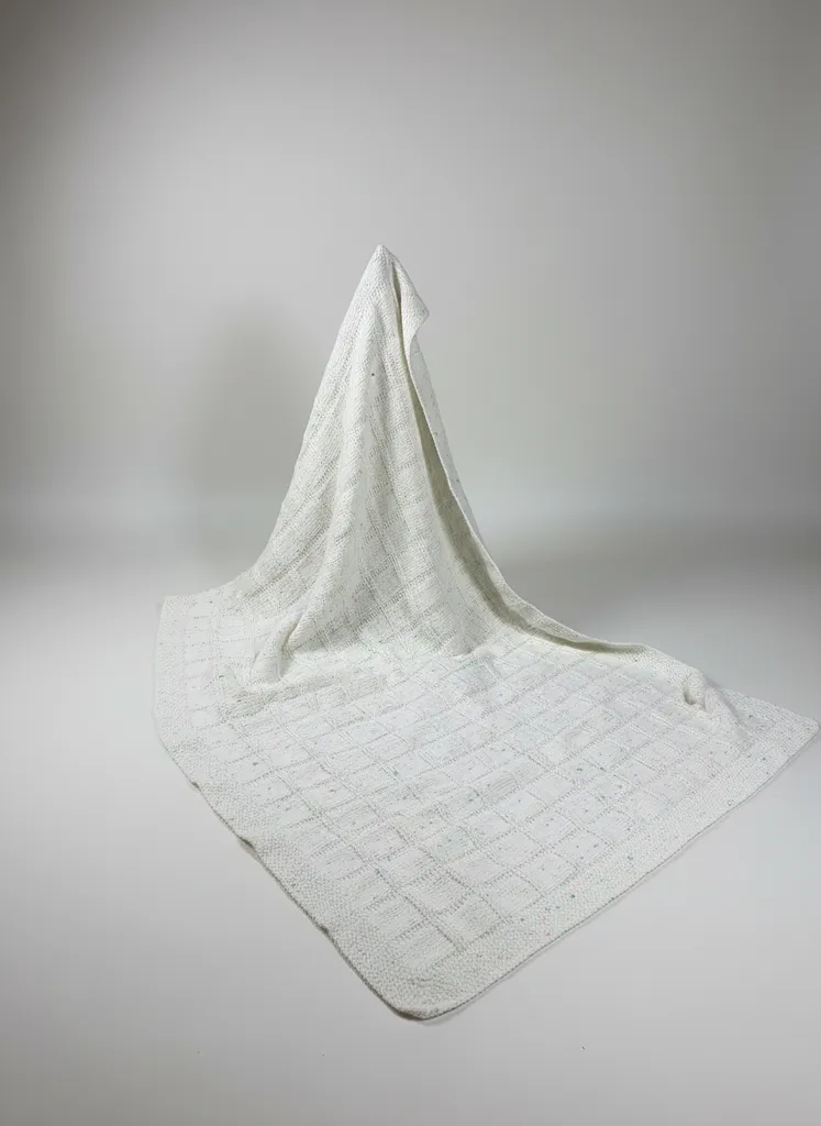 Beyaz Bebek Battaniyesi - El Örgüsü Pamuk İpten Yumuşacık