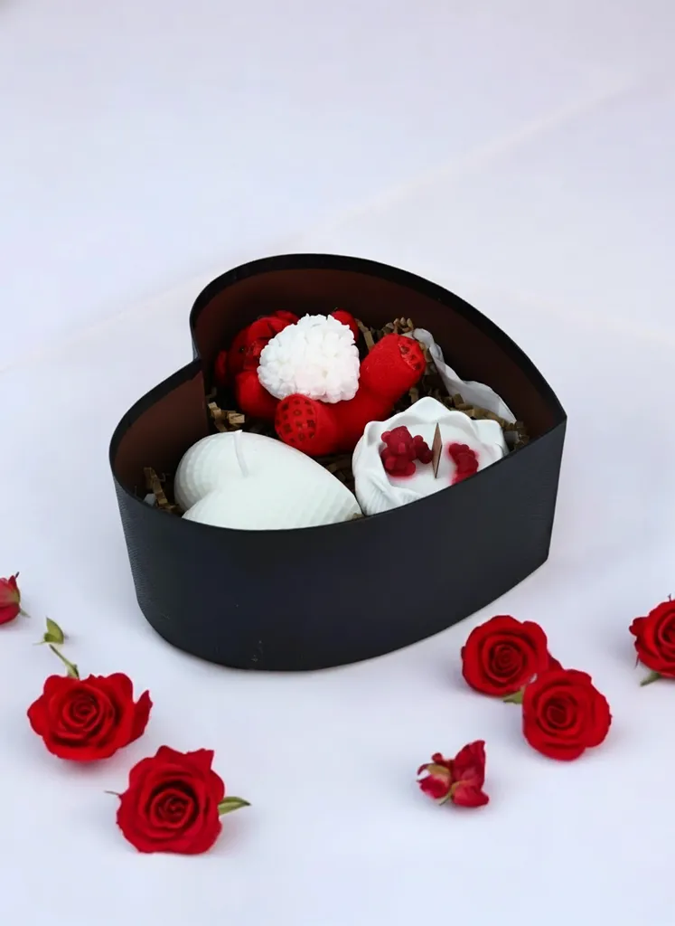 Kalp Hediye Kutusu - Soyawax Doğal Mum ve Peluş Ayıcık