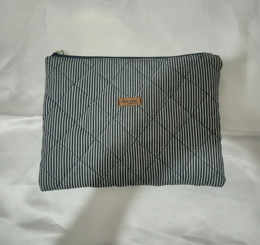 Çizgili Desenli Tablet Çantası - 33x25 cm Ölçüsünde, El Yapımı