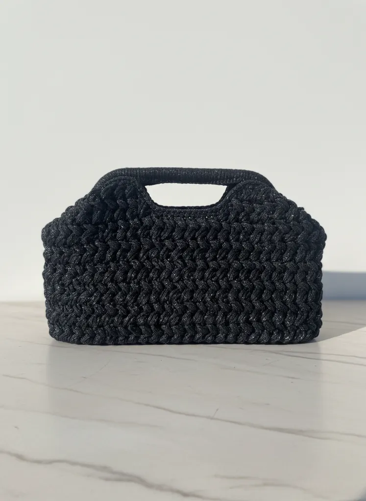 Siyah Örgü Omuz Çantası - Mango Detaylı Şık Tasarım