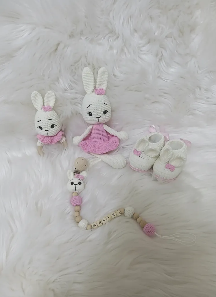 Örgü Oyuncak ve Aksesuar Seti - Tavşan Temalı Pembe Detaylı 4'lü