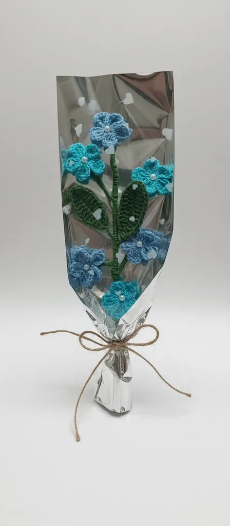 Mavi Tonlarında Tığ İşi Unutma Beni Çiçeği Buketi Hediye