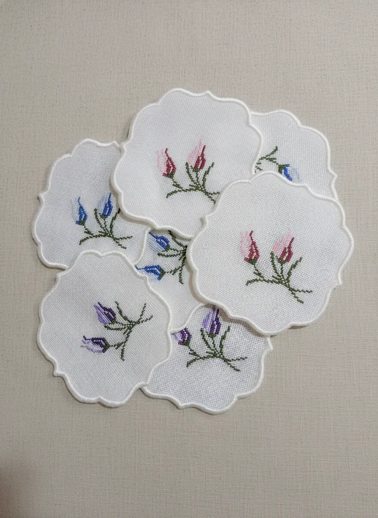 Kaneviçe İşlemeli Çiçek Desenli Kahve Yanı Sunum Peçeteleri - 6 Adet