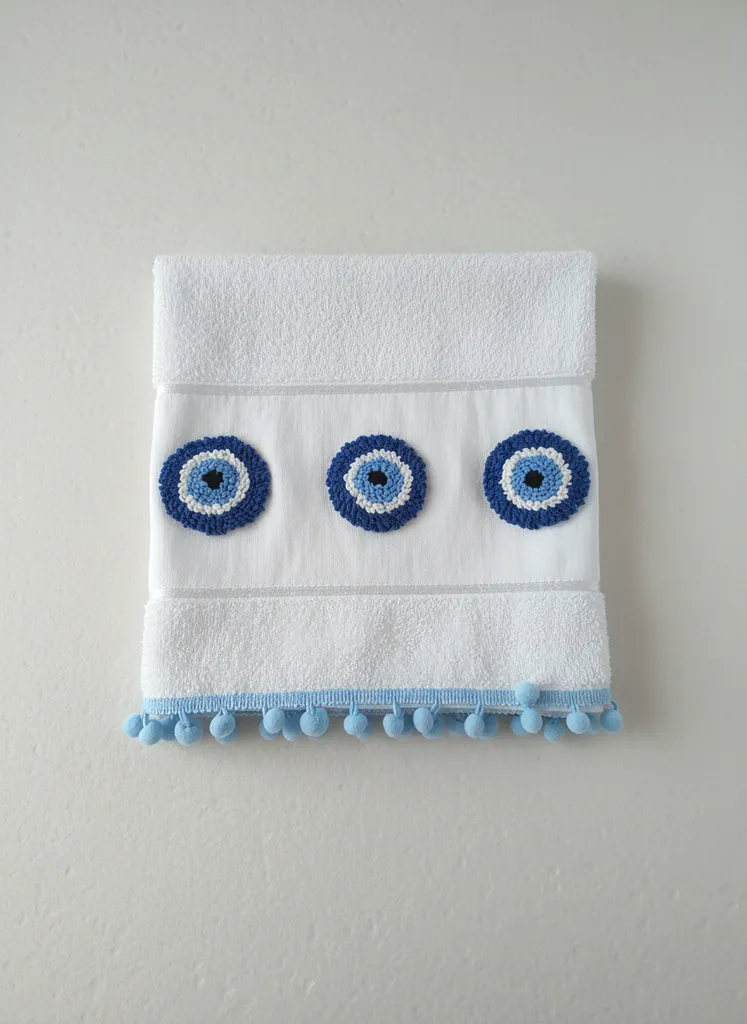 Beyaz Pamuklu Punch Nakışlı Mutfak Havlusu - Nazar Boncuklu