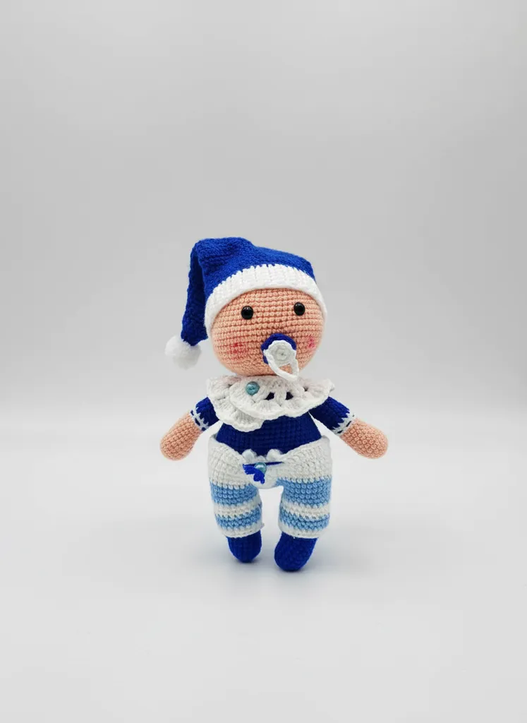 Amigurumi Erkek Bebek Oyuncak - Mavi Beyaz El Örgüsü Emzikli Bebek