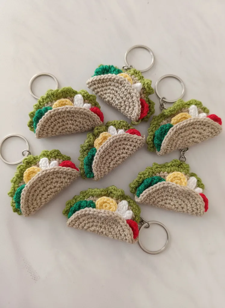 Örgü Sandviç Anahtarlık - Amigurumi Çanta Charmı (6 Adet)