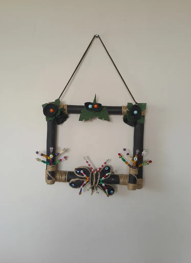 Kelebek ve Boncuk Detaylı Siyah Kapı Süsü - El Yapımı Dekoratif