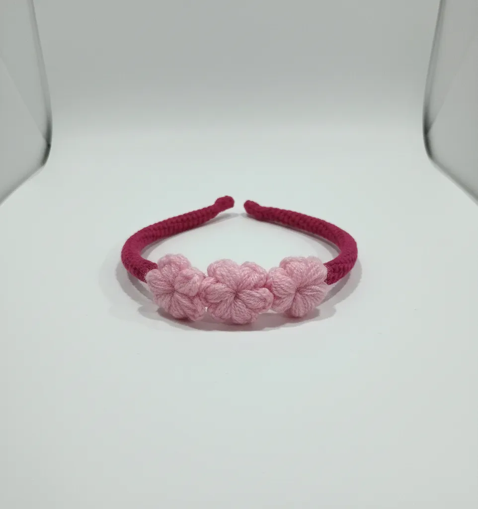 Pembe Çiçek Detaylı Örgü Taç - Kız Çocuk Saç Aksesuarı