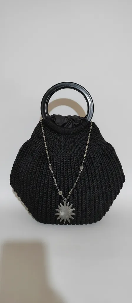Siyah Makrome Örgü El Çantası - Halka Kulplu ve  Aksesuarlı - El Yapımı
