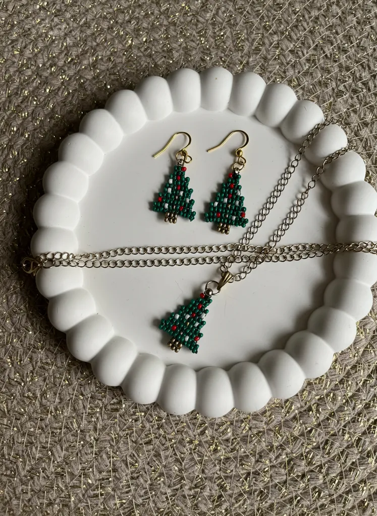 Boncuk İşlemeli Yılbaşı Ağacı Küpe Kolye Seti - Özel Tasarım