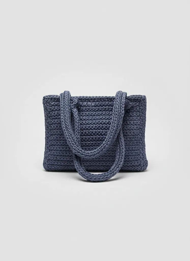 Mavi Örgü Omuz Çantası - Şık Tasarım ve Geniş İç Hacim