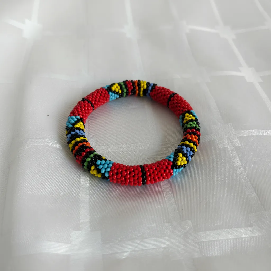 Kırmızı Hapishane İşi Çocuk Bilekliği - El Yapımı Boncuklu Tasarım