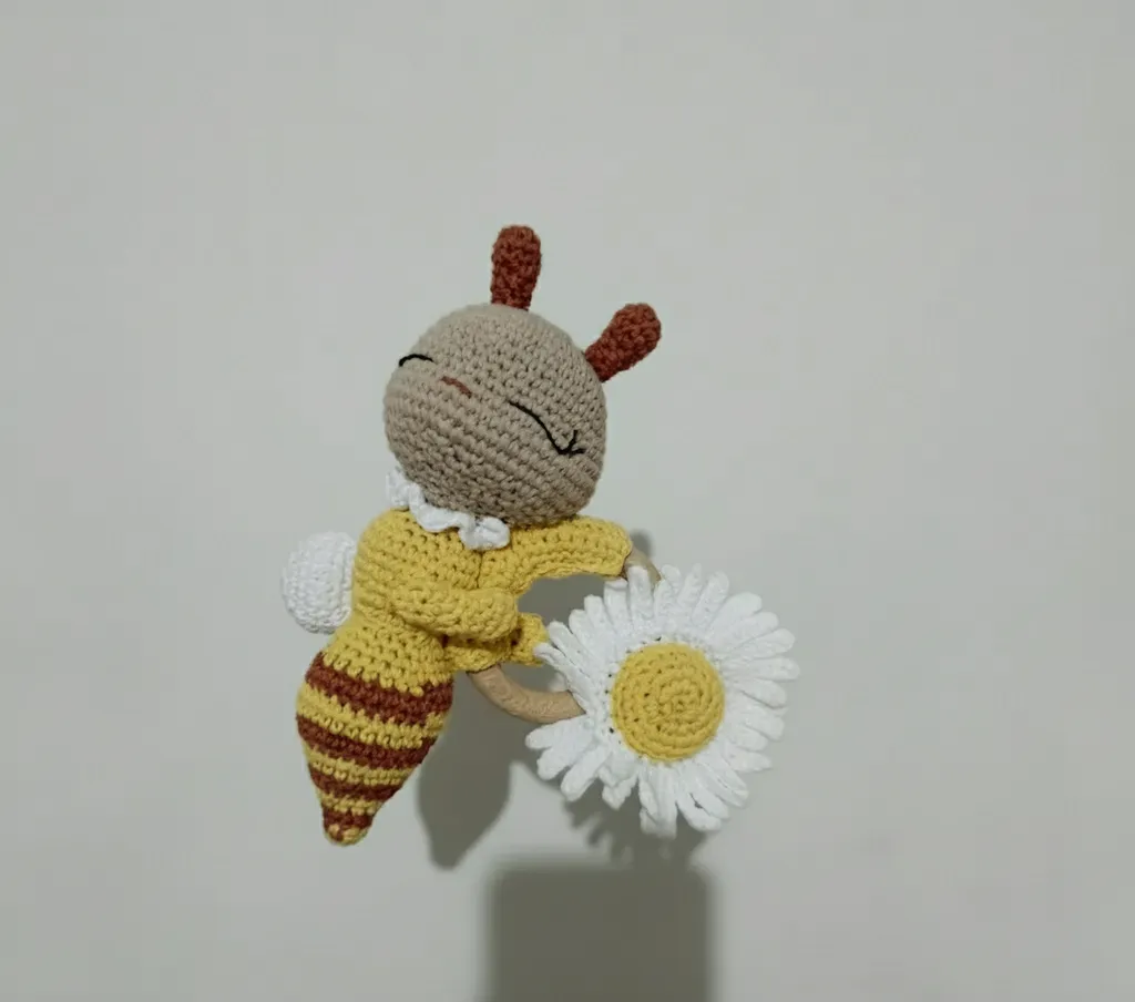 Örgü Arı Temalı Diş Kaşıyıcı Çıngırak - El Emeği Bebek Oyuncak