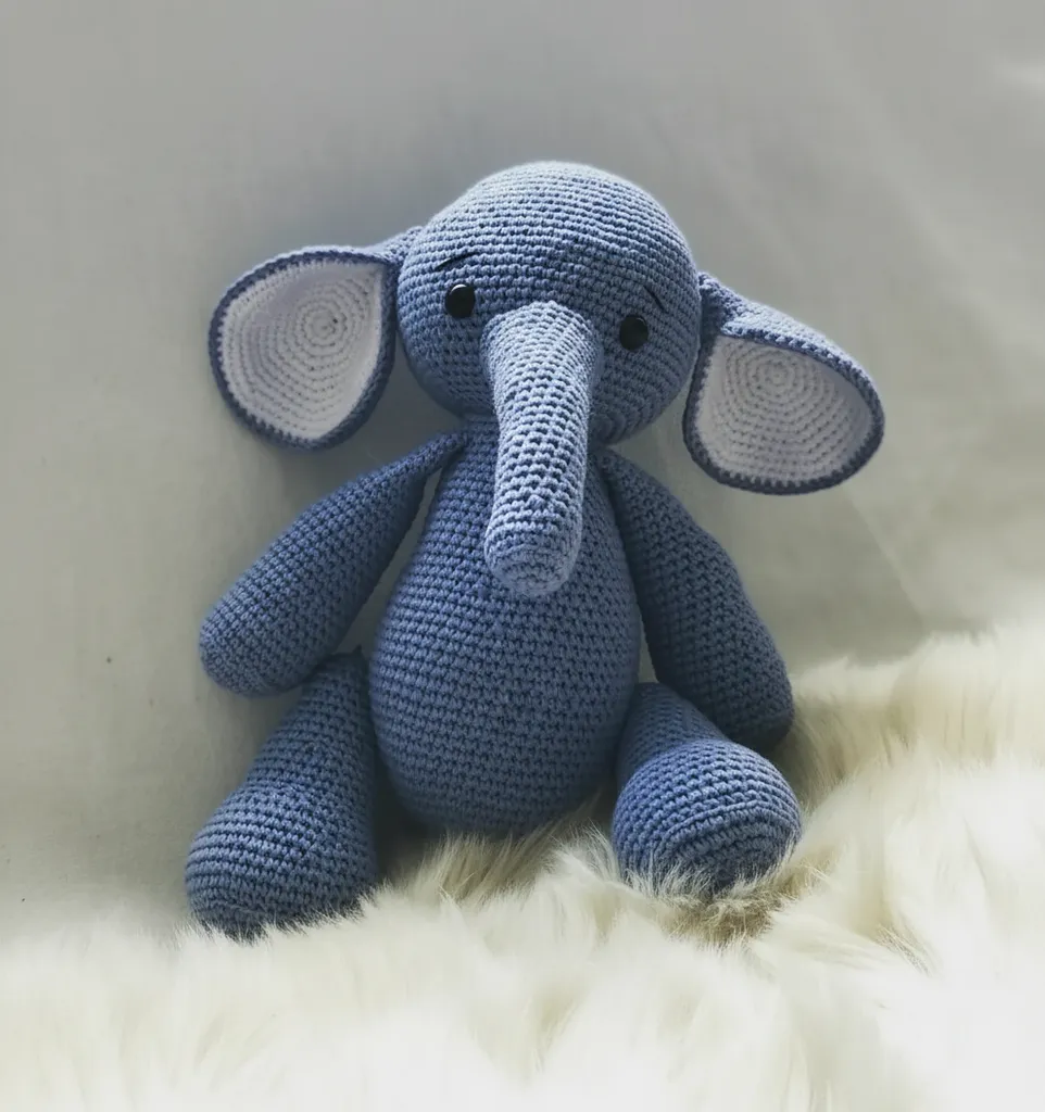 Mavi Amigurumi Oyuncak Fil - 35 cm, Pamuk İpten El Örmesi