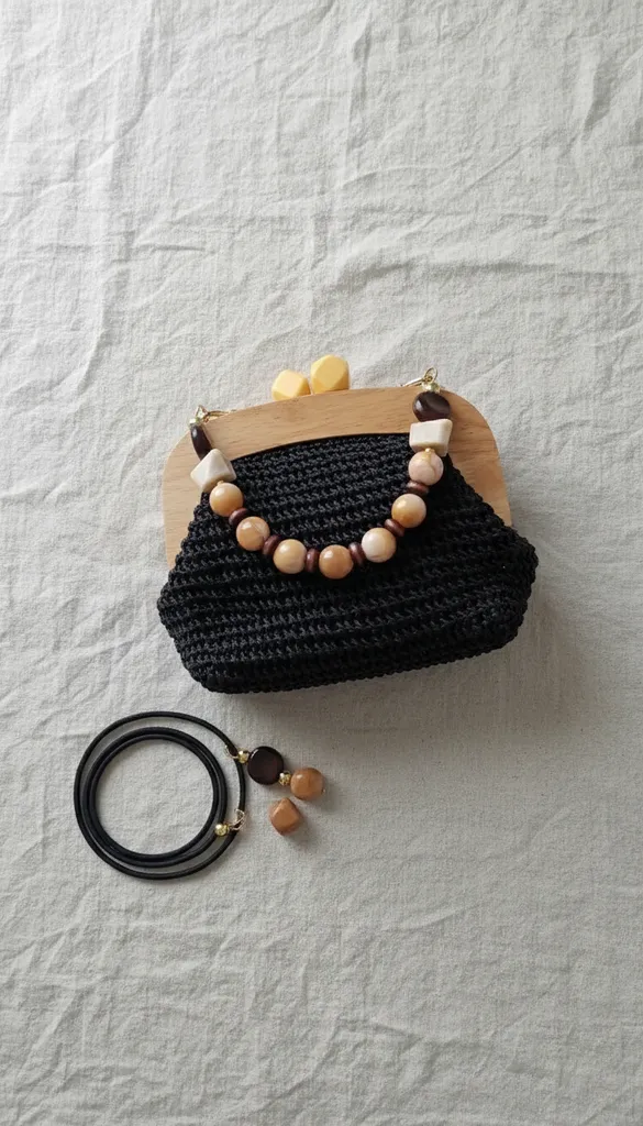 Ahşap Saplı Siyah Örgü Portföy Çanta - Boncuk Detaylı Modern Tasarım