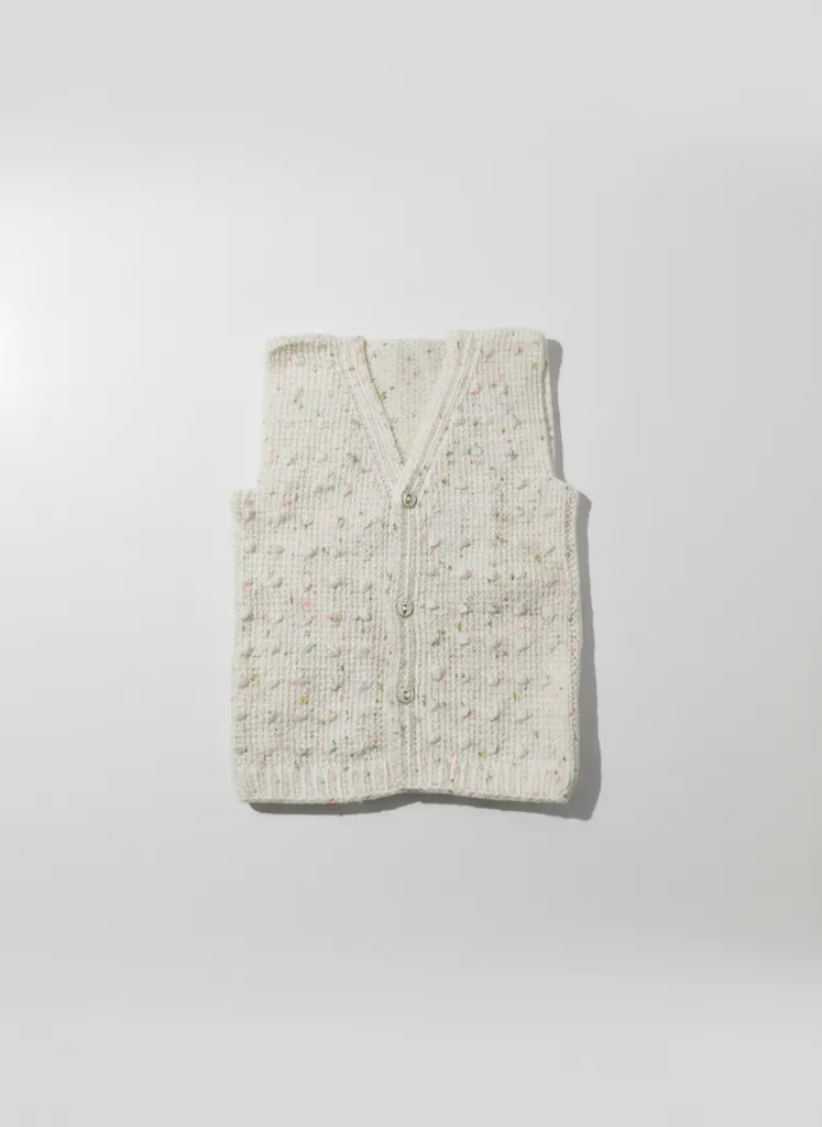 Beyaz Tunus İşi Fıstıklı Örgü Bebek Yeleği - El Emeği