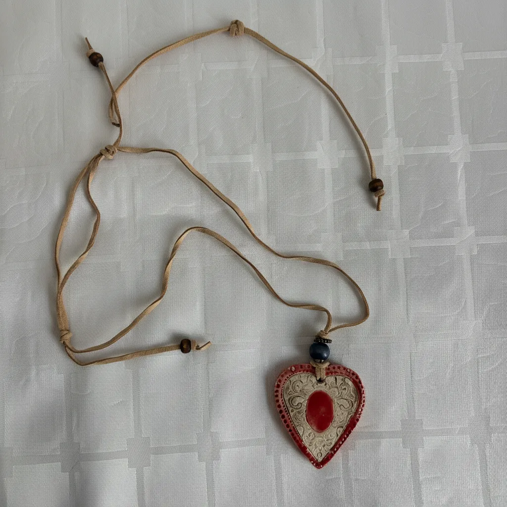 Seramik Kalp Kolye - Kırmızı Detaylı, El Yapımı, Bohem Tarz