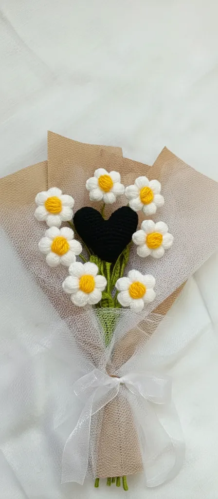 Örgü Papatya ve Kalp Buketi - 7 Papatya ve 1 Kalp ile El Emeği
