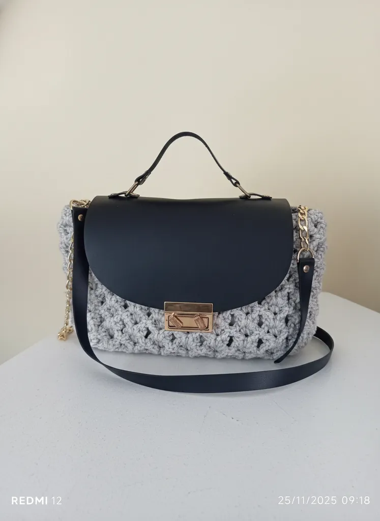 Siyah Deri Kapaklı Gri Makrome Örgü Çapraz Omuz Çanta - El Emeği
