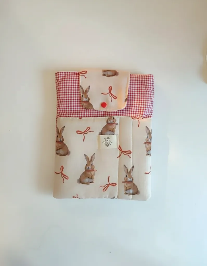 Tavşan Desenli Kitap/Tablet Kılıfı - Çıtçıtlı, Poplin Kumaş, El Yapımı