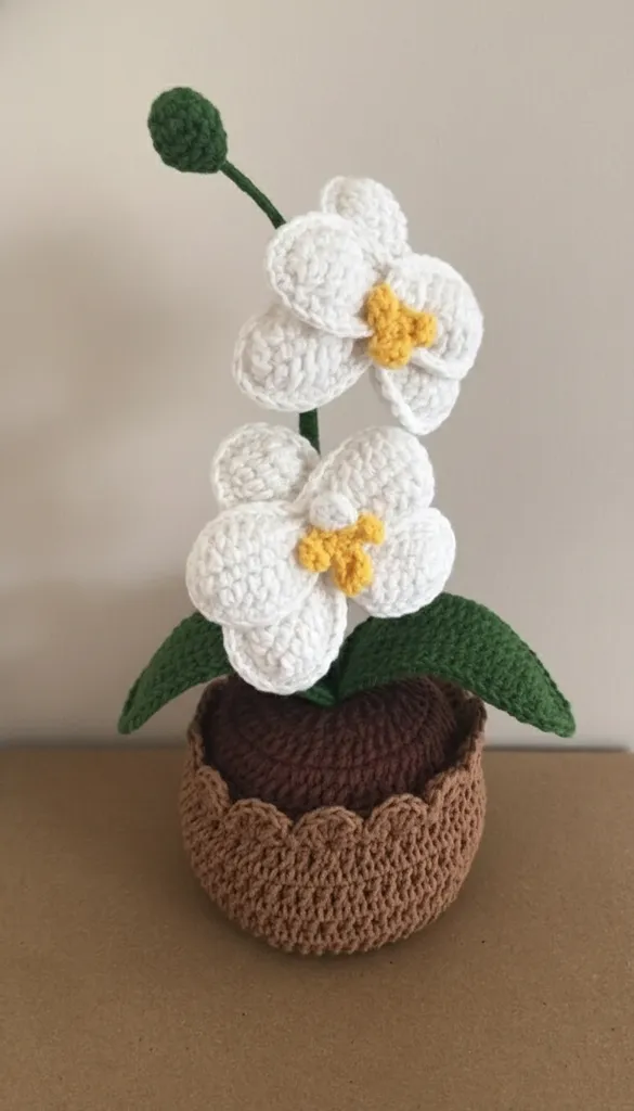 Örgü Saksıda Beyaz Orkide Çiçeği - Pamuk İpten El Emeği