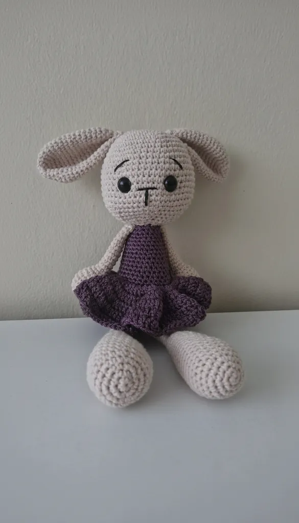 Örme Büyük Kulaklı Tavşan Oyuncak Bebek - Mor Elbise Detaylı