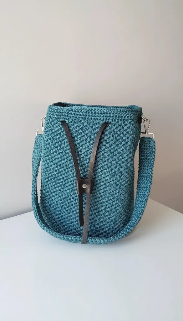 Mavi Makrome İp Örgü Deri Tabanlı Büzgülü Omuz Çantası - El Emeği