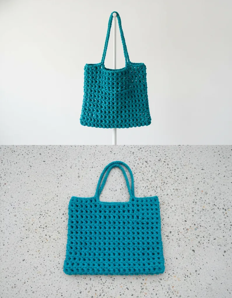 Mavi Renk Penye İpten Örme Omuz Çantası - Veronika Model - El Emeği