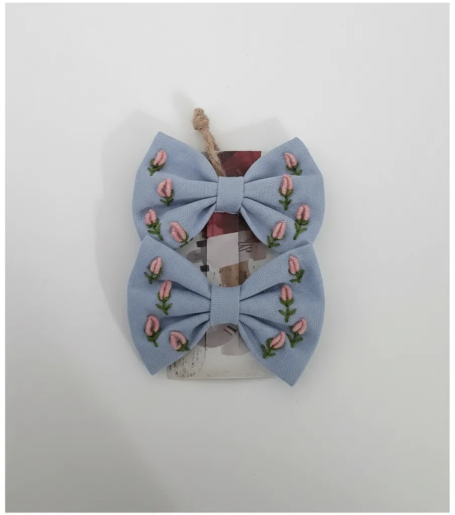 Mavi Poplin Kumaş Gül Desenli İkili Fiyonk Toka - El İşlemeli