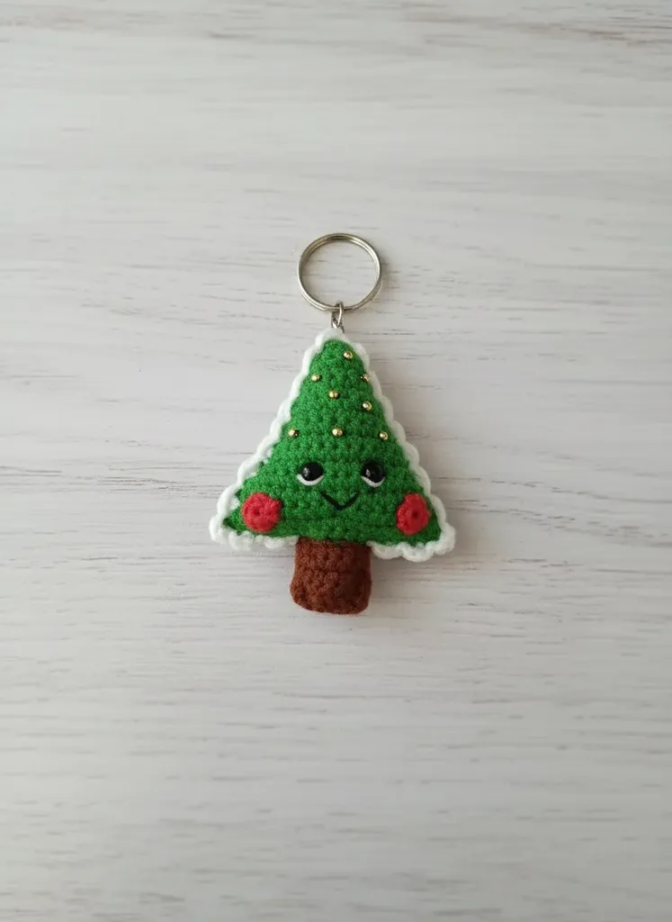 Amigurumi Yılbaşı Çam Ağacı Anahtarlık - Yeşil, Boncuklu, El Yapımı