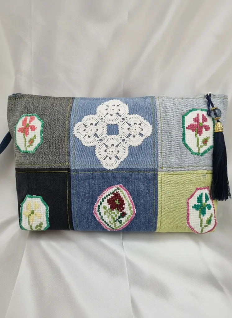 Renkli Patchwork Kot Çanta - Dantel Detaylı ve El İşlemesi Çiçek Motifli