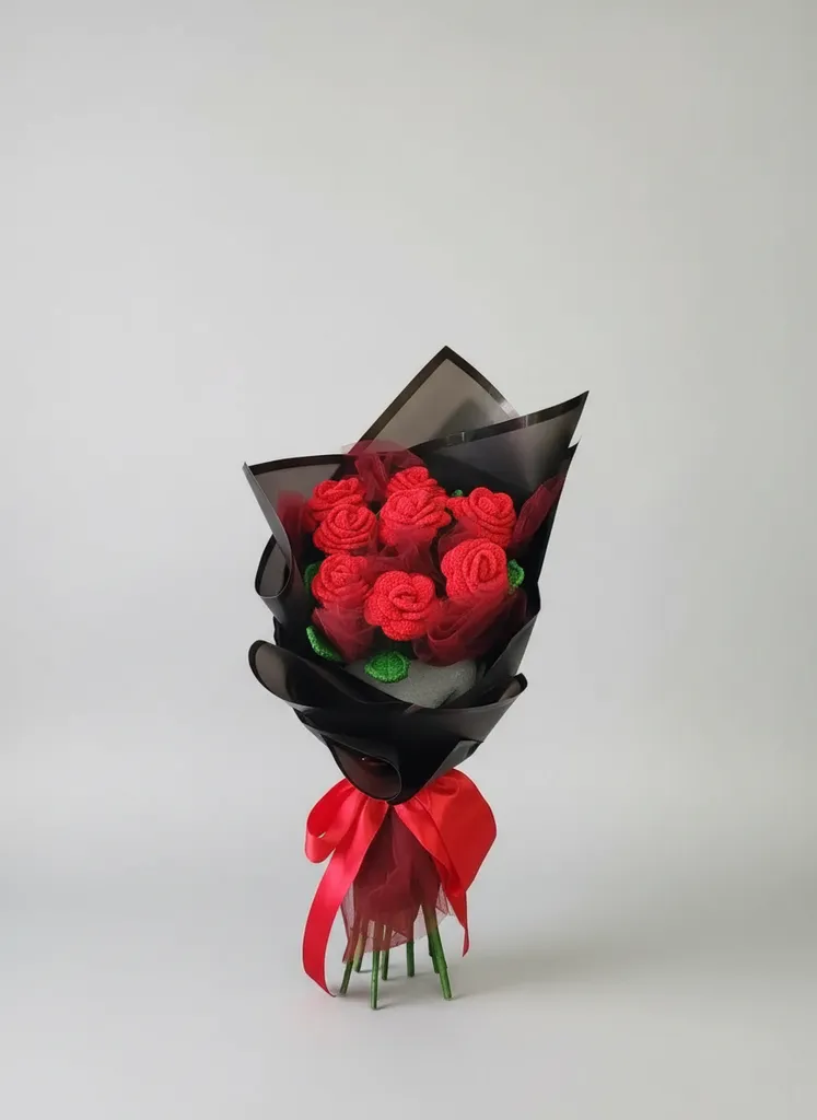 Kırmızı Örgü Gül Buketi - 10 Adet Gül - El Emeği Hediye