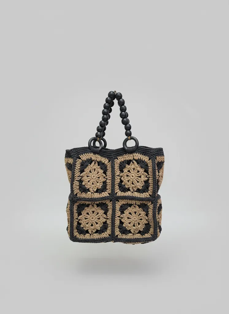 Siyah ve Bej Kare Motifli Boncuk Saplı Örgü Çanta - El Emeği